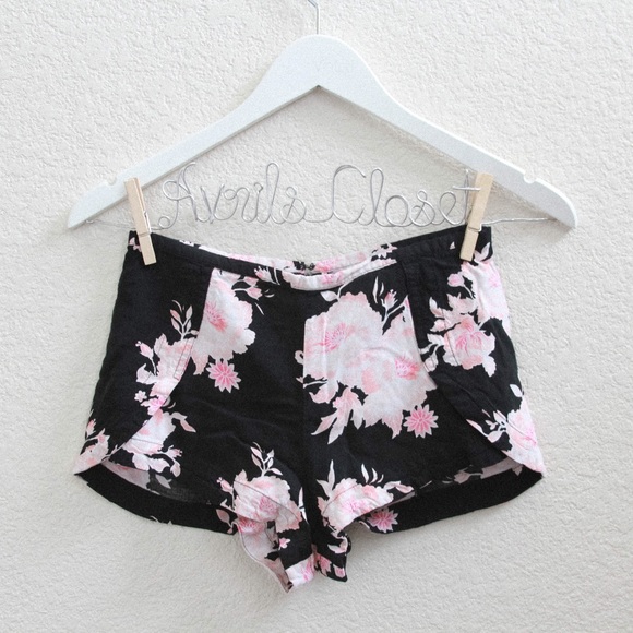Charlie Shorts - Tulip Tapestry (Pink Glo)